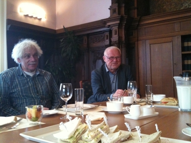 De helft van het gehoor van Jan Derksen vanmiddag: Jan Keune (links) en Bert Felling