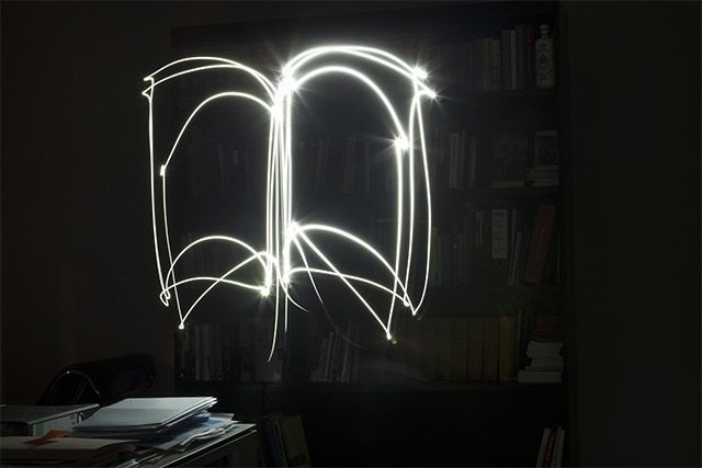 Wat je hier ziet? 'Light painting', ofwel tekenen met licht. Foto: Marjolein van Diejen