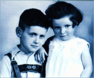 George en Ursula Levy als kind