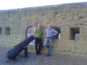 Huub op den Camp (rechts) en collega Arjen Pol in Napels.