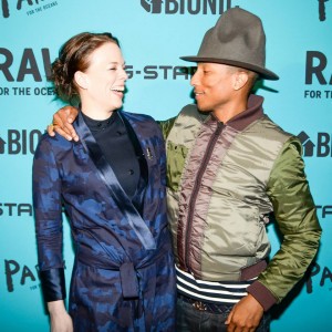 Thecla Schaeffer en Pharrell Williams.