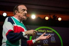 Philip Zimbardo bij TEDx-conferentie in 2014: geestelijk vader achter Hero Round Table. Foto: Ryan Lash, Creative Commons