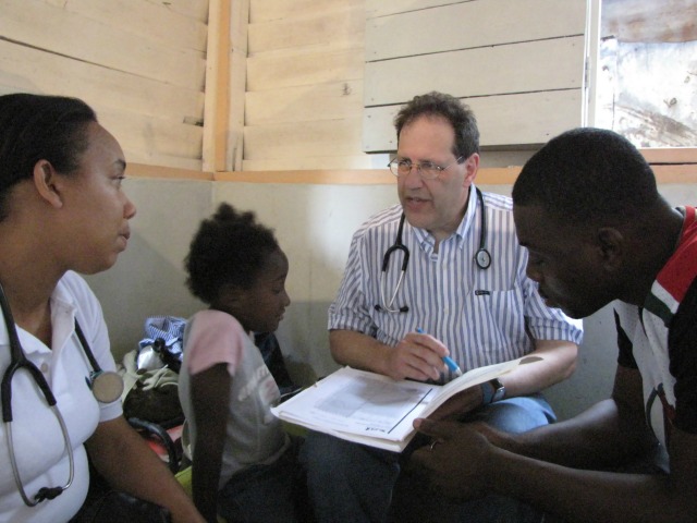 Communicatie tussen artsen en allochtone patiënten gaat vaak lastig. Foto: Healt Horizons International.
