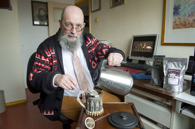 Tip van Marcel Wissenburg: ‘Wees niet overambitieus (er zijn mensen die complete boeken willen schrijven). Gebruik de tijd om bezigheden terug te schroeven.’ Foto: Bert Beelen