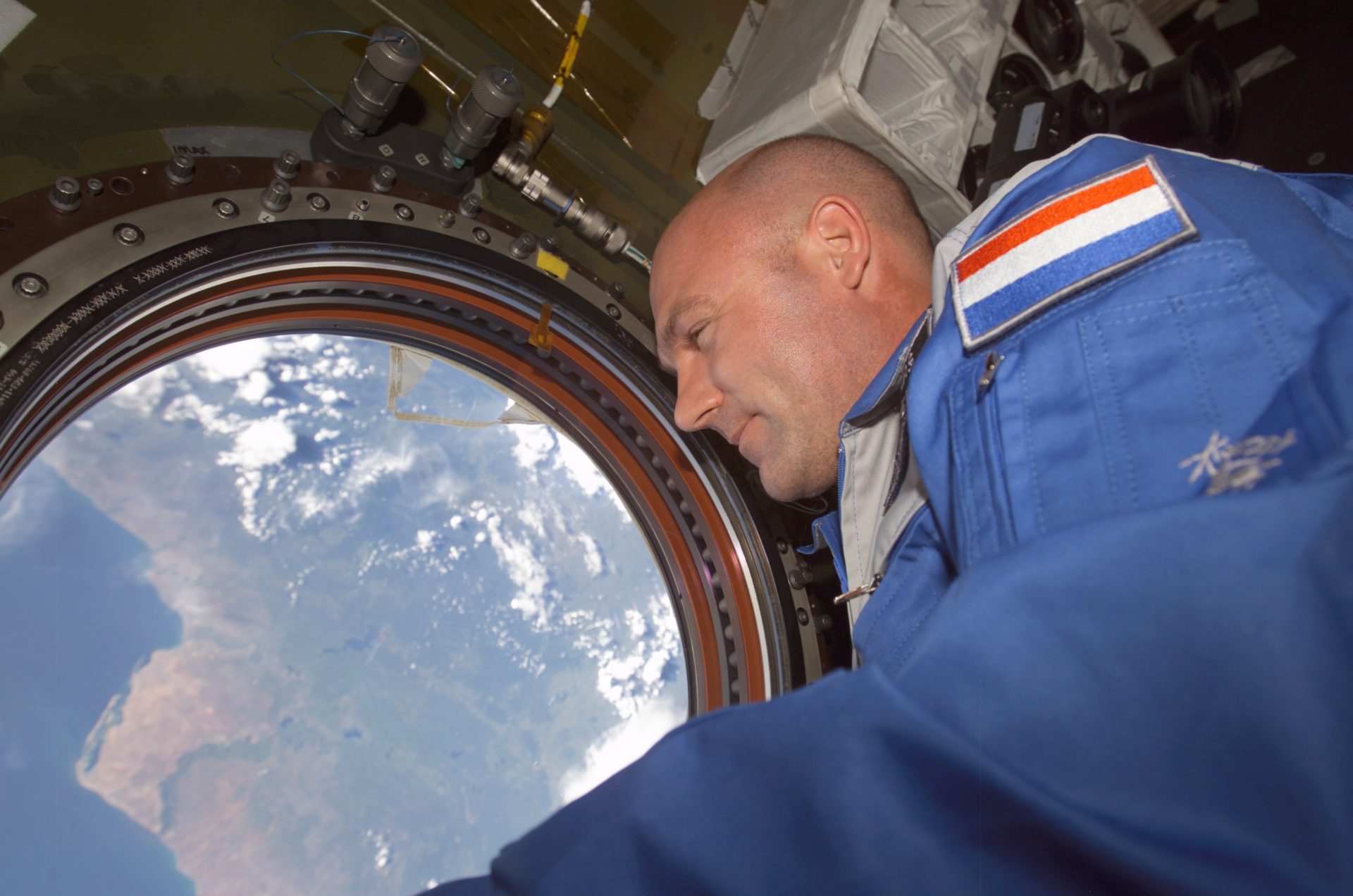 André Kuipers ‘We profiteren elke dag van ruimteraketten’ Vox magazine