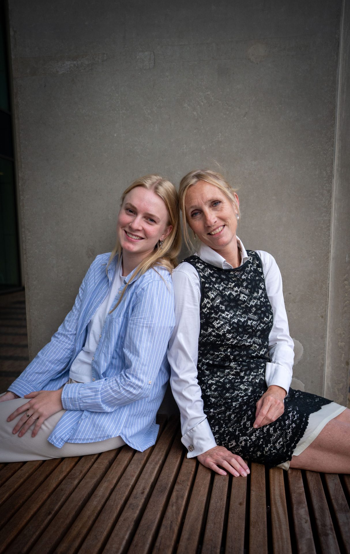 Jasmijn Olde (links) en haar moeder, arts Tanya Bisseling. Foto: Erik van 't Hullenaar