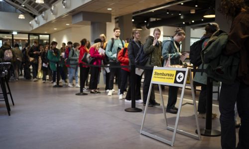 Stembureau in de Refter Foto: Vox