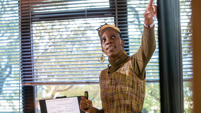 College crisismanagement met Sandy Barasa. Foto: Dick van Aalst