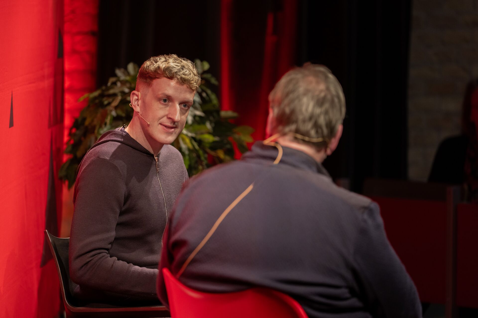 Franse sterauteur Édouard Louis over klimmen op de sociale ladder: ‘Pas later kan je achterom kijken