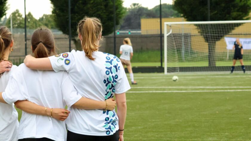 De penaltyreeks bij de vrouwenwedstrijd. Foto: Lily Swens